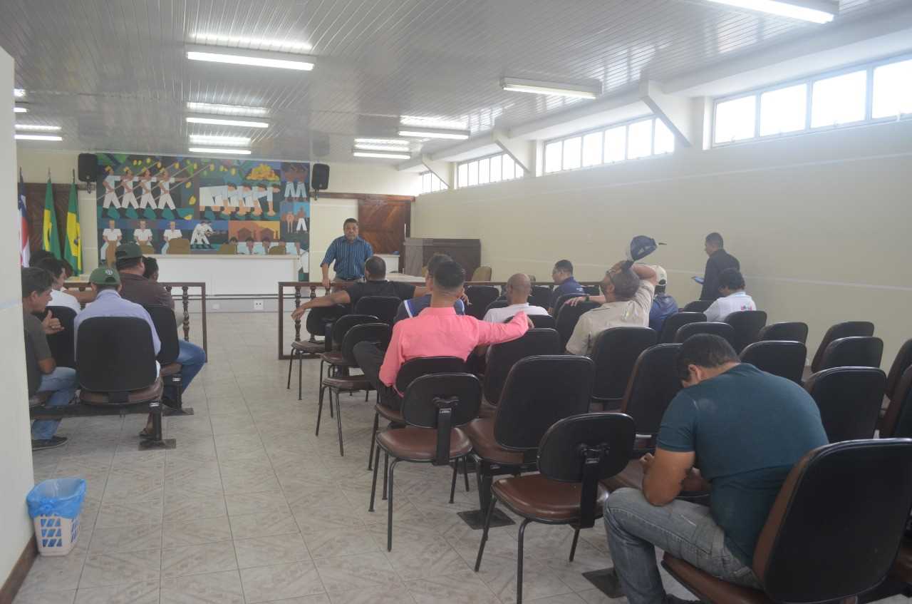 Camacã: Secretaria de Agricultura e cafeicultores se reúnem para discutir a respeito da fumaça decorrente